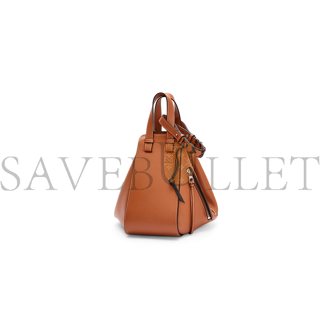 LOEWE SMALL HAMMOCK BAG IN CLASSIC CALFSKIN 0010110567 (39*24*13.5cm)
